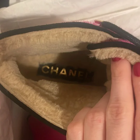Authentic NEW Chanel Women's Fuchsia shearling lined booties - Picture 6 of 10